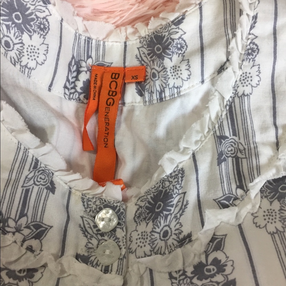 BCBGeneration Floral Blue & White tank - Picture 2 of 4